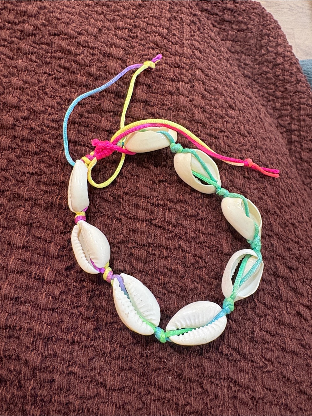 25-Shell Bead Kids Bracelet with Multicolor Cords
